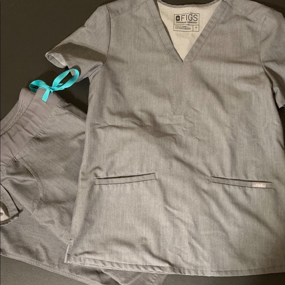 Figs scrub set